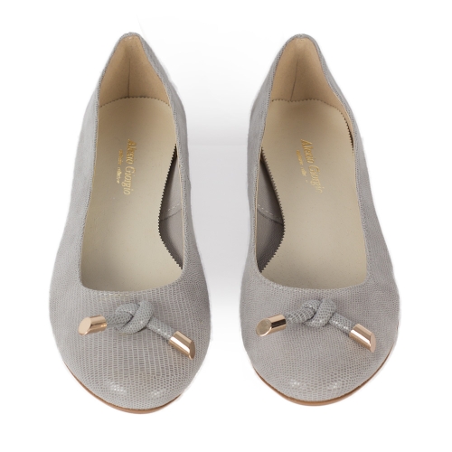 Light grey leather ballet flats with knot by Alexio Giorgio