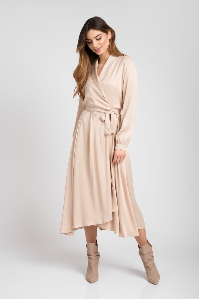 Jedwabista lekko rozkloszowana sukienka midi z kopertowym dekoltem VIOLA beżowa