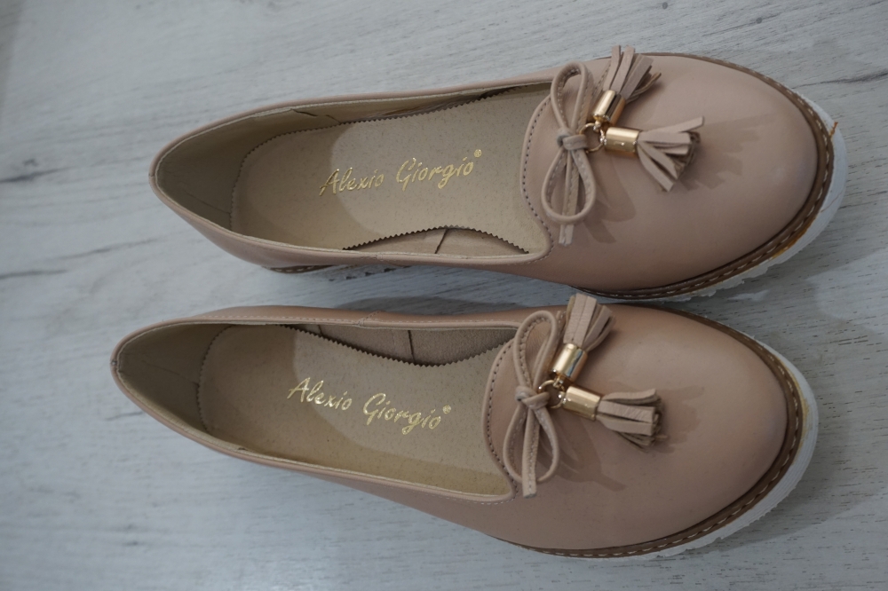 Beżowe skórzane mokasyny z frędzlem Alexio Giorgio