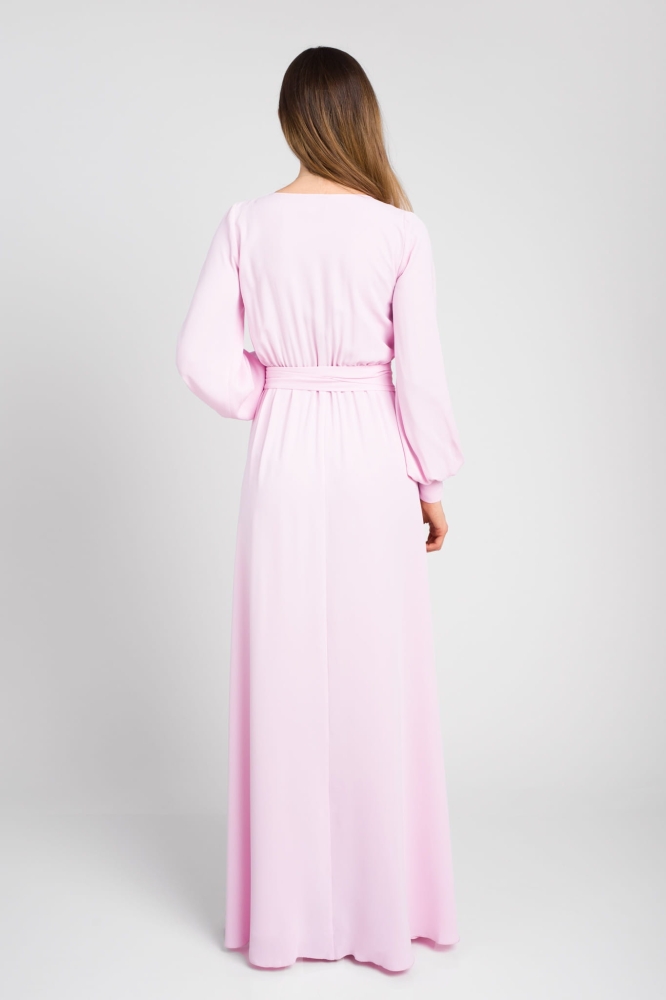 Pudrowo różowa długa sukienka z krótszym przodem Irmina by Swing