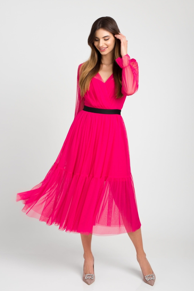 Tiulowa fuksjowa sukienka z ozdobnym paskiem Serena by Swing