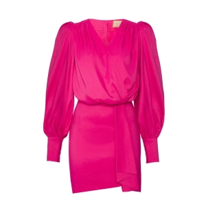Fuksjowa elegancka sukienka Stefany z kopertowym dekoltem by Swing 