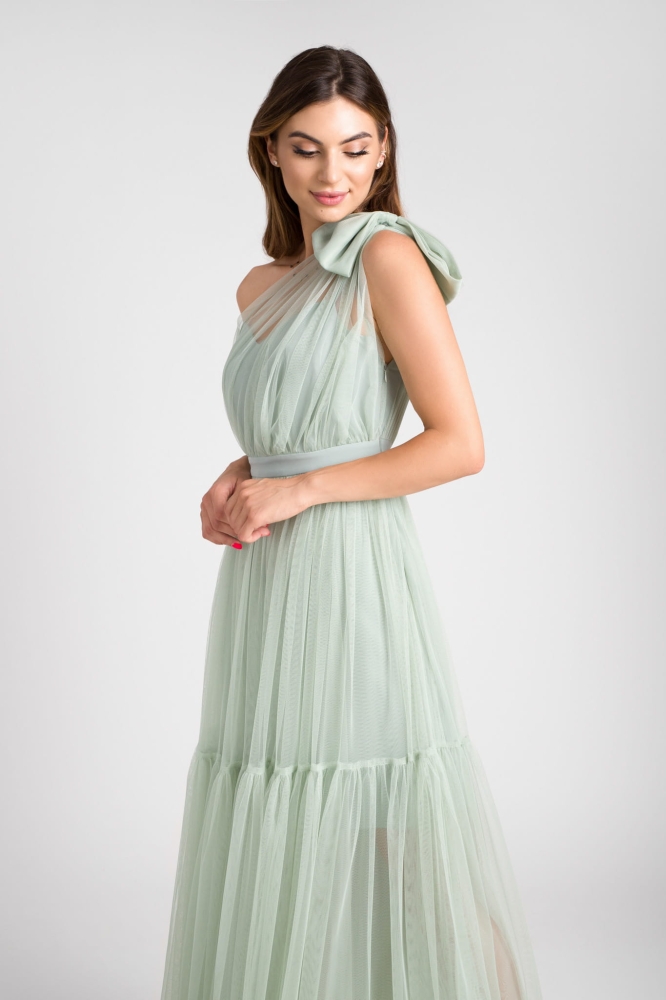 Zjawiskowa tiulowa długa maxi sukienka wieczorowa na jedno ramię w kolorze miętowym Ingrid by Swing