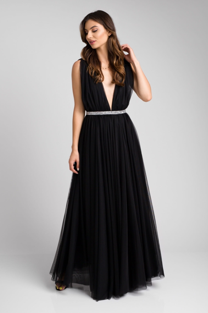 Długa tiulowa zjawiskowa sukienka maxi z głębokim dekoltem w kolorze czarnym Flora Swing