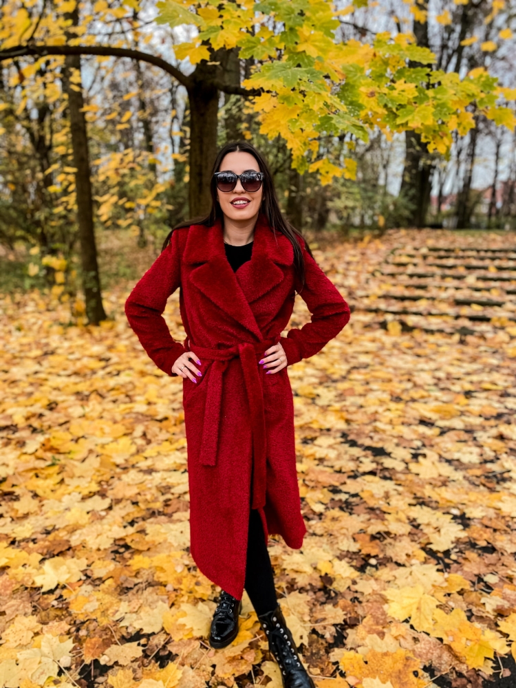 Czerwony klasyczny płaszcz z alpaki wiązany paskiem Corinn by Swing