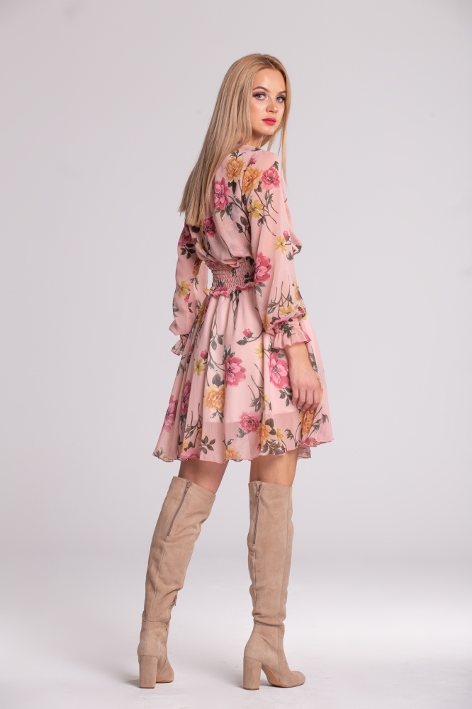 LEKKO ROZKLOSZOWANA WZORZYSTA SUKIENKA W KWIATY SENIORITA SWING 