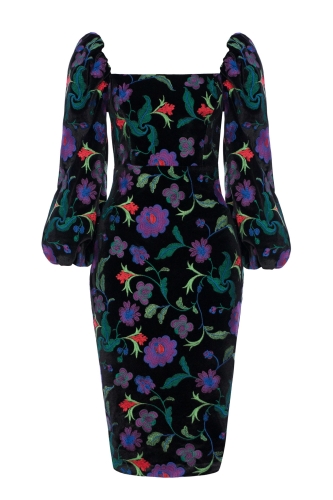 Czarna welurowa ołówkowa dopasowana sukienka  midi Giselle z bufiastym rękawem i dekoltem karo SWING 