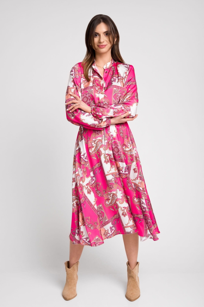 Amarantowa satynowa rozkloszowana sukienka ze stójką w kontastujący wzór Lea by Swing