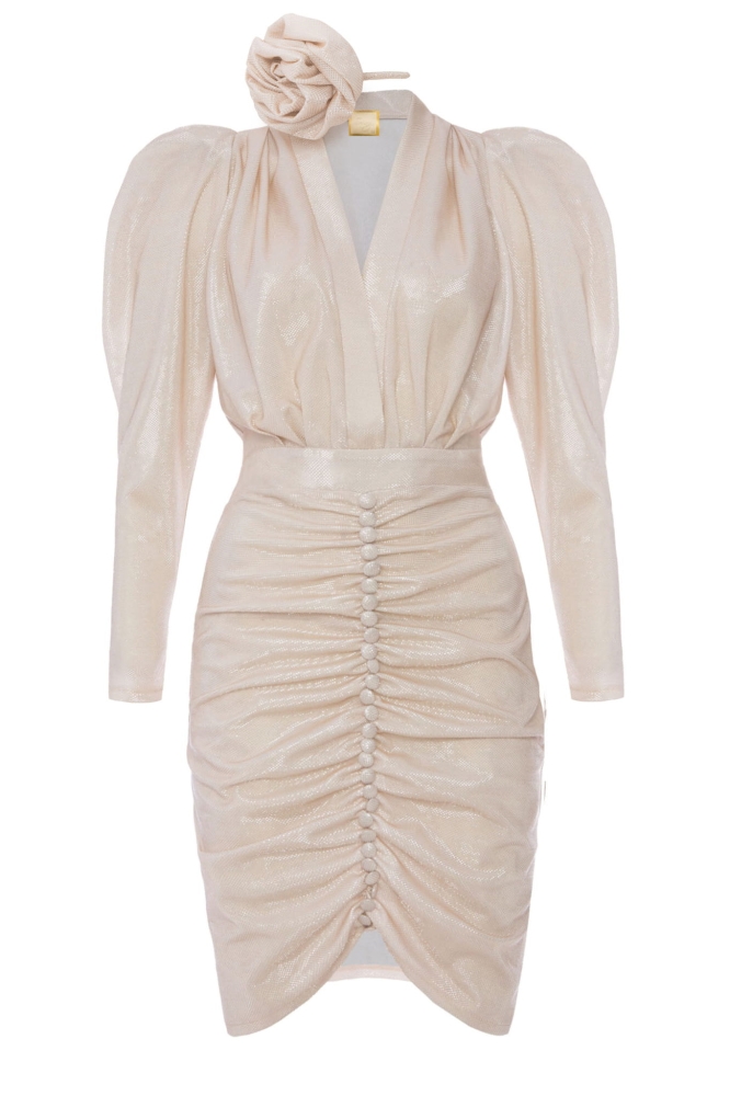 Beżowa błyszcząca sukienka z głębokim dekoltem i ozdobną różą Laura Rose by Swing