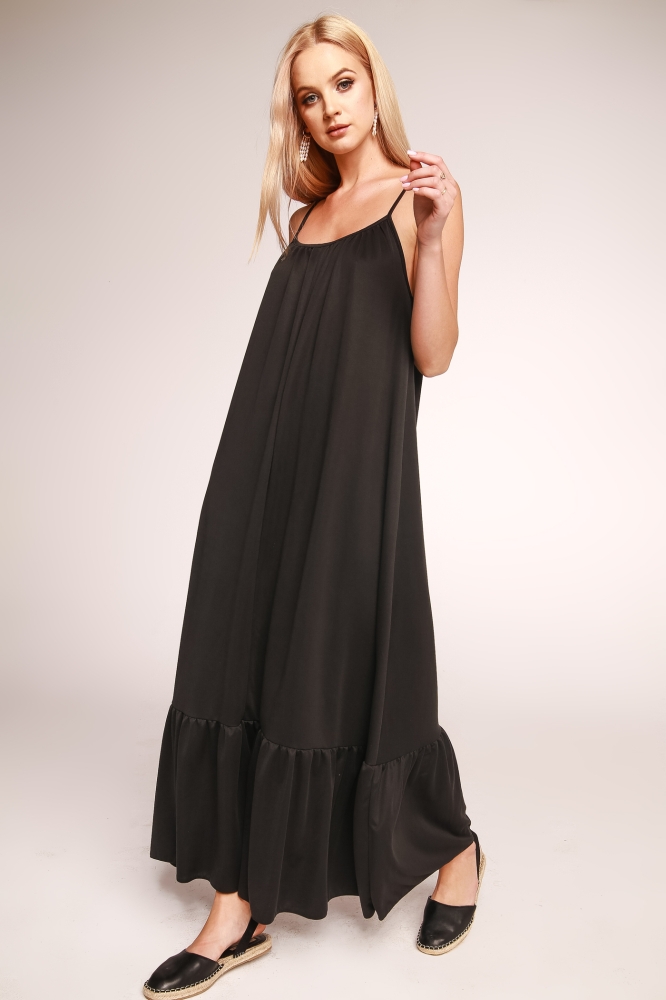 Czarna maxi z wyciętymi plecami 
