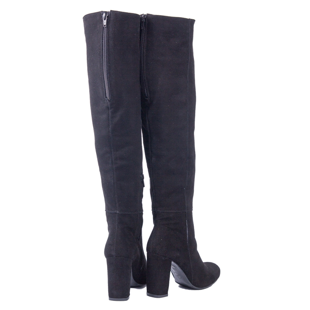 Czarne zamszowe kozaki za kolano