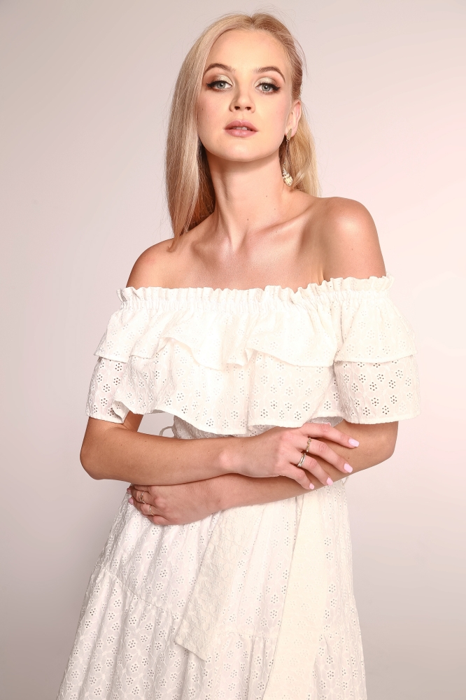 Biała haftowana sukienka hiszpanka maxi POPPI Swing 