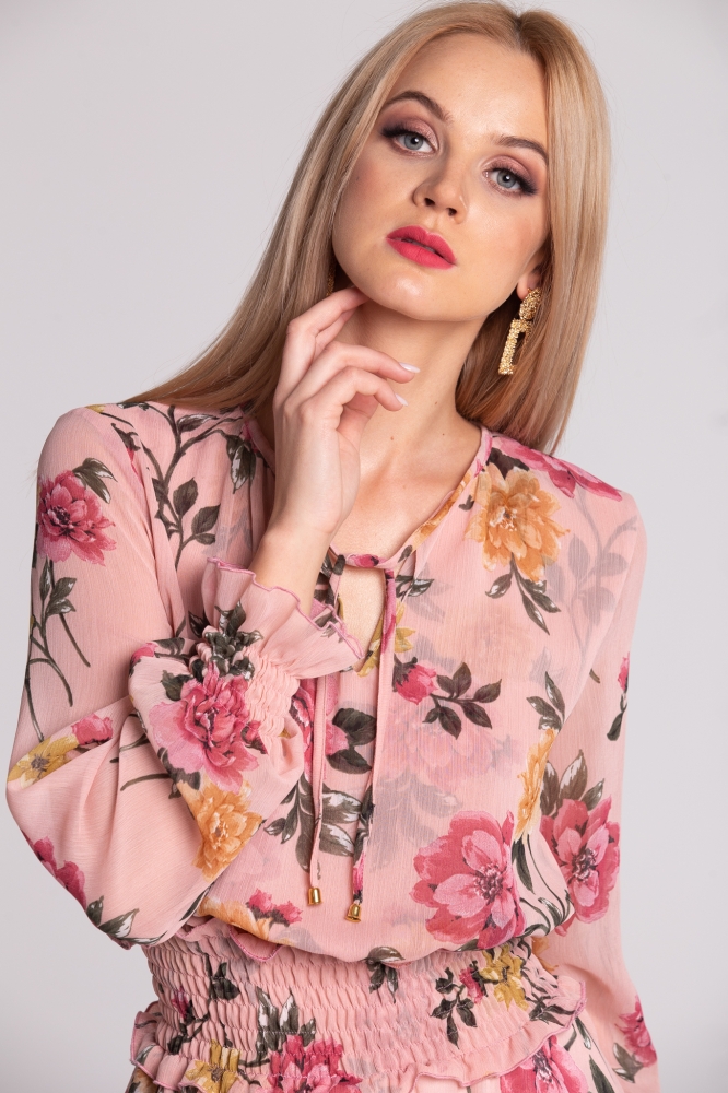 LEKKO ROZKLOSZOWANA WZORZYSTA SUKIENKA W KWIATY SENIORITA SWING 