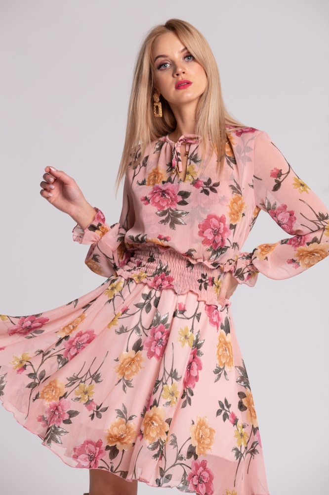 LEKKO ROZKLOSZOWANA WZORZYSTA SUKIENKA W KWIATY SENIORITA SWING 