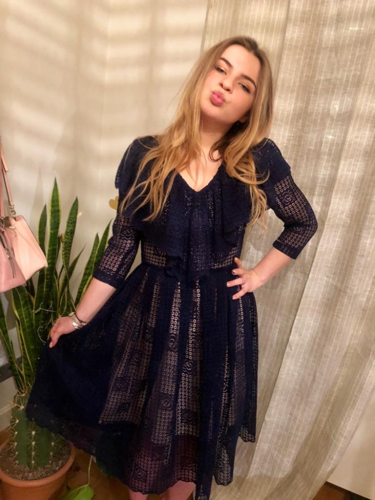 Granatowa sukienka midi z gipiury z głębokim dekoltem Delice Swing