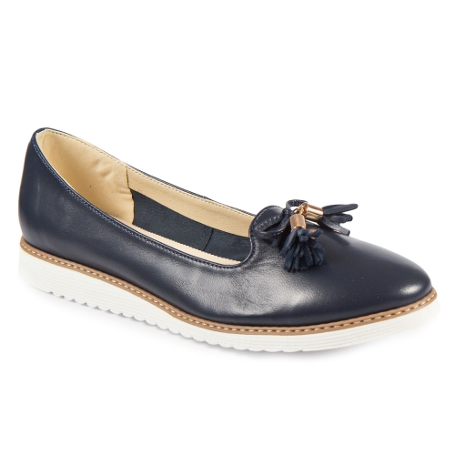 Navy blue leather moccasins with tassel by Alexio Giorgio
