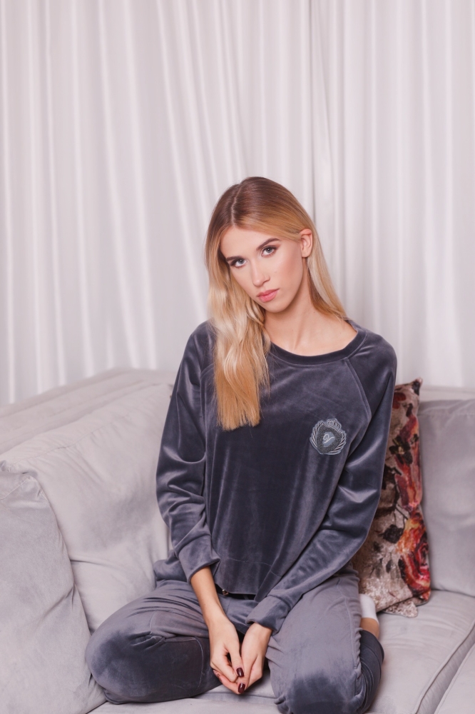 Szary welurowy komplet dresowy spodnie + bluza 