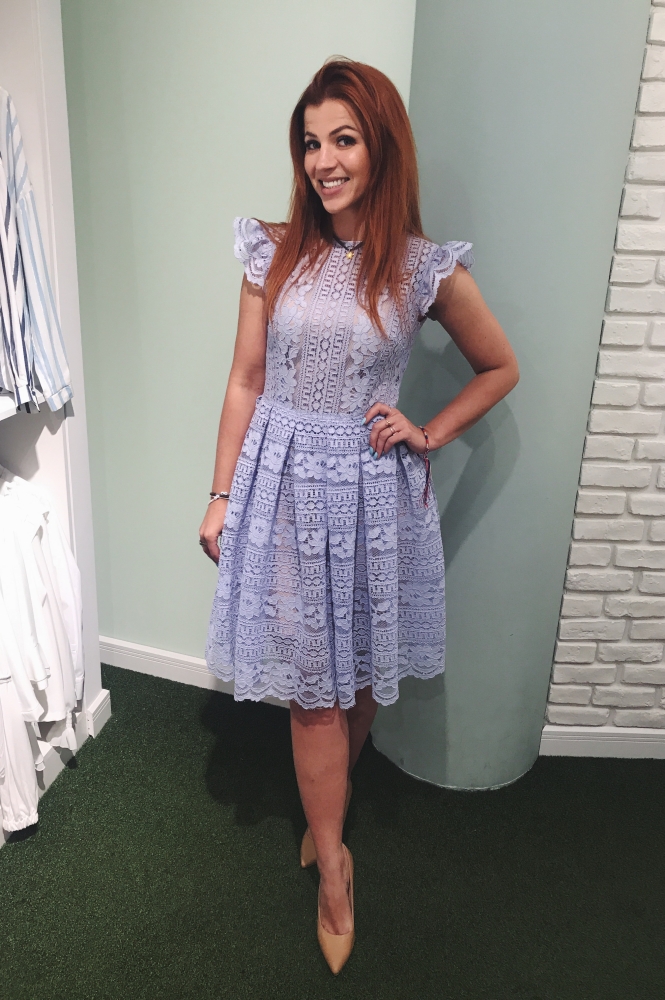 Błękitna koronkowa sukienka midi SOFIA Swing